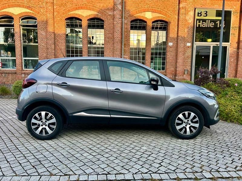Gebraucht Renault Captur Intens 90 PS (66 kW) 2019 Grau SUV