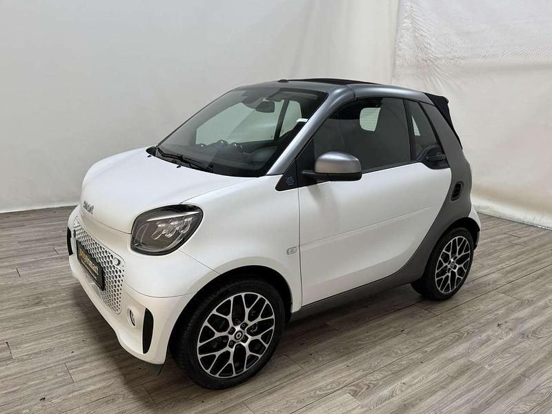 Gebraucht Smart ForTwo Electric Drive Exclusive 60 kW (82 PS) 2024 Bodypanels in moon white (matt Cabrio