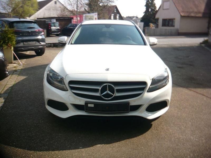 Gebraucht Mercedes C180 116 PS (85 kW) 2017 Weiß Kombi
