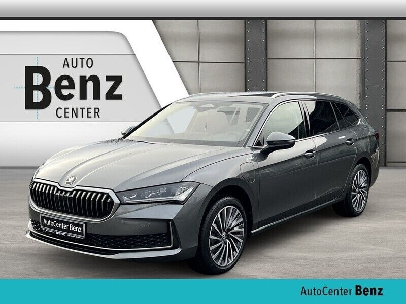 Andere farbe Gebraucht 2022 Skoda Superb LAURIN & KLEMENT Kombi | 47.990 € - Bild 1/4