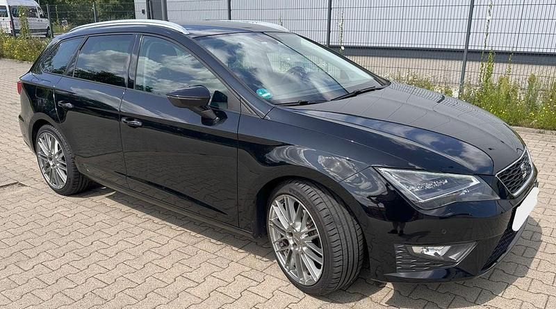 Schwarz Gebraucht 2016 Seat Leon ST FR Kombi | 12.750 € (Fairer Preis) - Bild 1/4