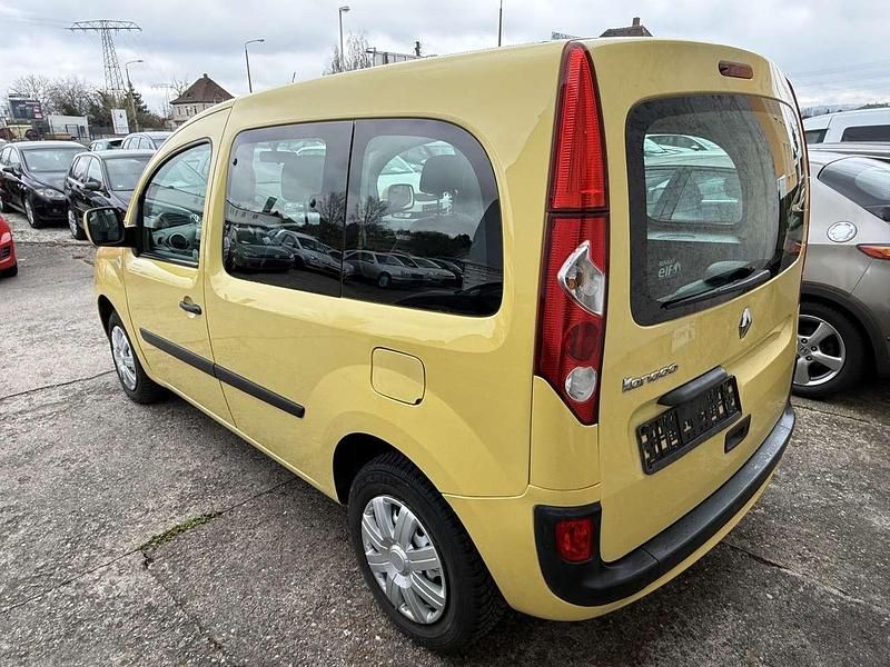 Gebraucht Renault Kangoo Authentique 106 PS (77 kW) 2011 Zitronengelb Van / Kleinbus