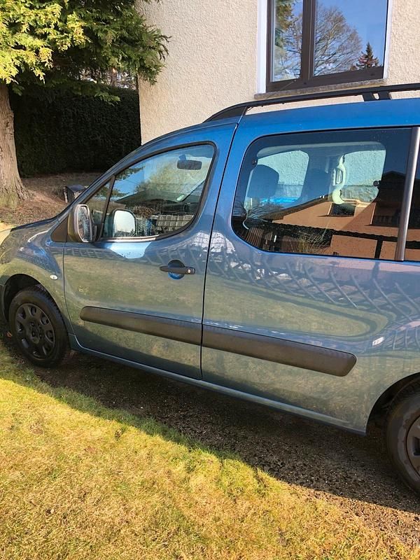 Gebraucht Peugeot TePee 75 PS (55 kW) 2009 Blau Limousine