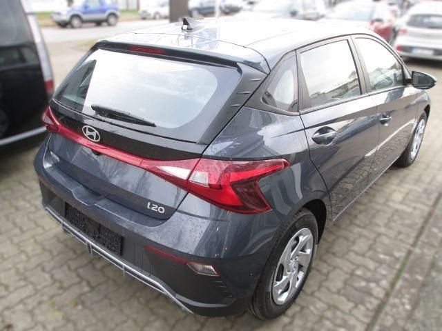 Neu Hyundai i20 Select 79 PS (58 kW) 2025 Grau Limousine