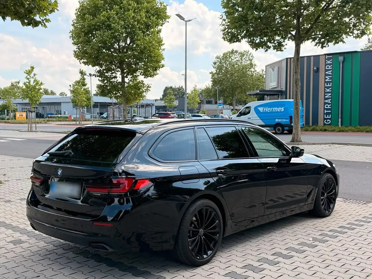 Gebraucht BMW 540 Sport Line 340 PS (250 kW) 2020 Schwarz Kombi