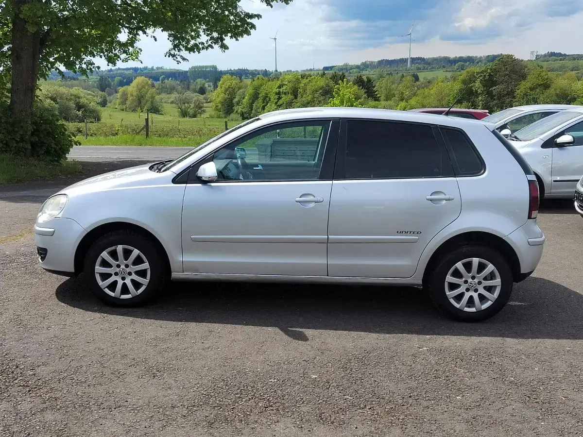 Second-hand VW Polo United 80 CP (58 kW) 2009 Argintiu Hatchback