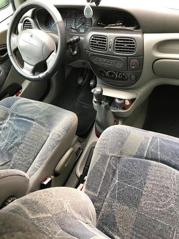 Gebraucht Renault Scénic 107 PS (78 kW) 2002 Grün Van / Kleinbus