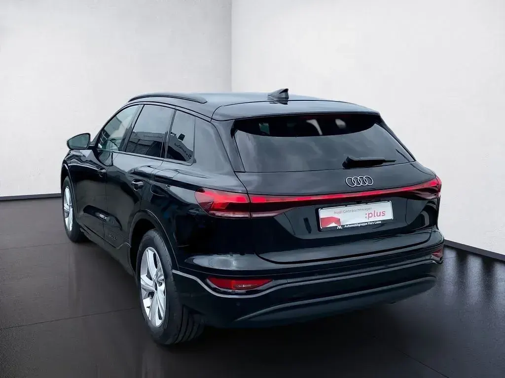 Gebraucht Audi Q6 e-tron Ambiente 284 kW (387 PS) 2025 Mythosschwarz metallic SUV