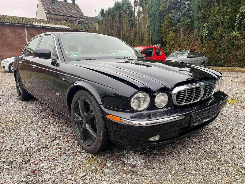 Schwarz Gebraucht 2006 Jaguar XJ6 Classic Limousine | 4.800 € - Bild 1/3