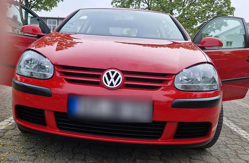 Usata VW Golf 90 CV (66 kW) 2004 Rosso Coupé