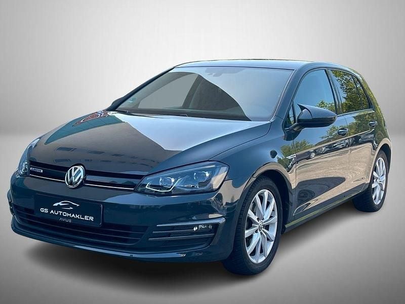 Grau Gebraucht 2015 VW Golf VII Trendline Limousine | 7.999 € (Superpreis) - Bild 1/4