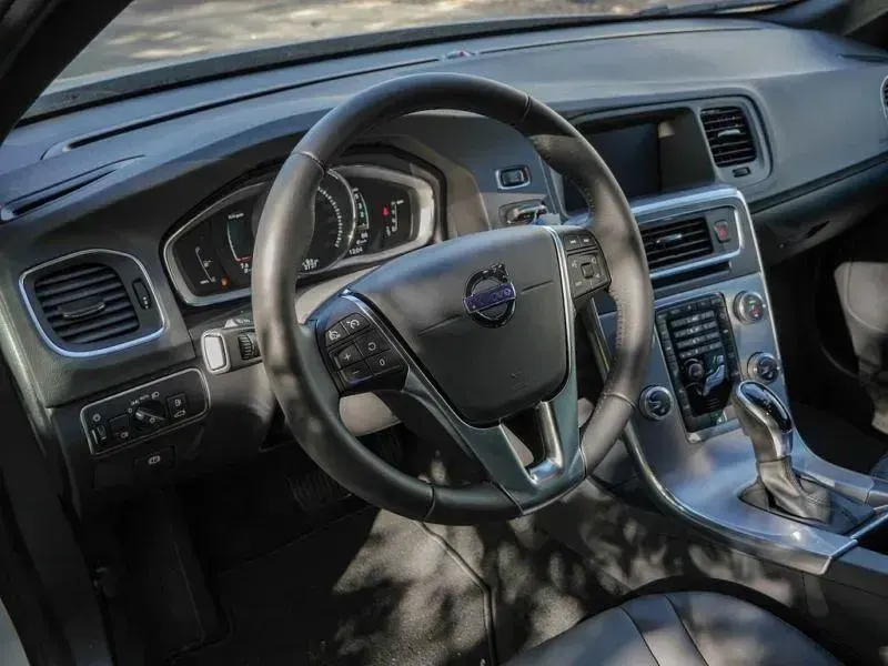 Gebraucht Volvo V60 CC Pro 150 PS (110 kW) 2018 Silber Kombi