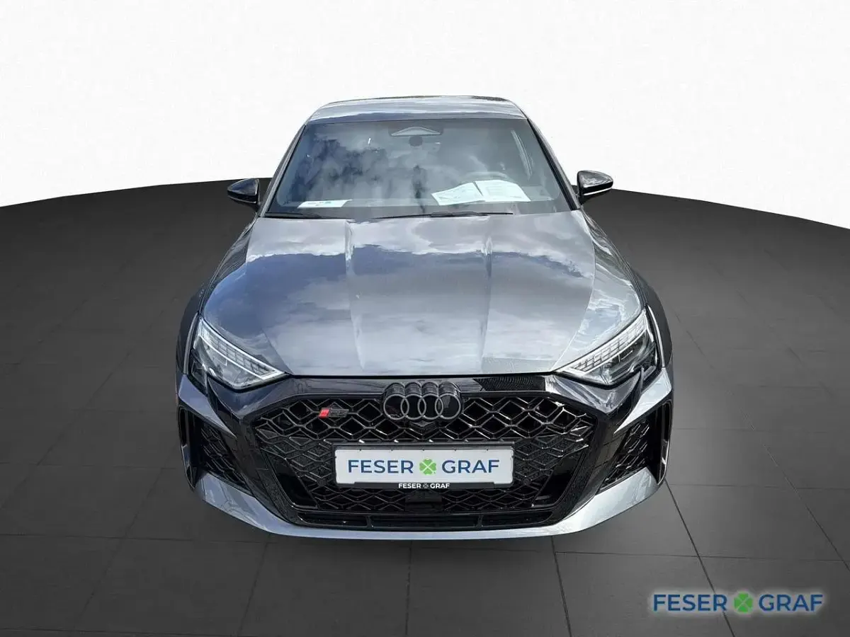 Neu Audi RS3 Sport 400 PS (294 kW) 2026 Daytonagrau perleffekt Limousine