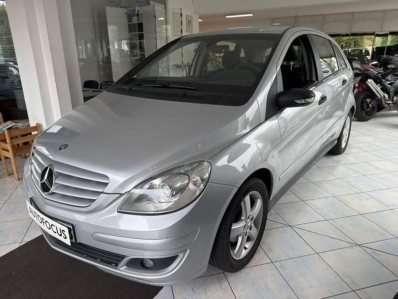 Gebraucht Mercedes B170 116 PS (85 kW) 2006 Silber Van / Kleinbus