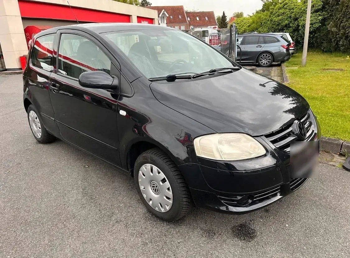 Gebraucht VW Fox 55 PS (40 kW) 2009 Schwarz Kleinwagen