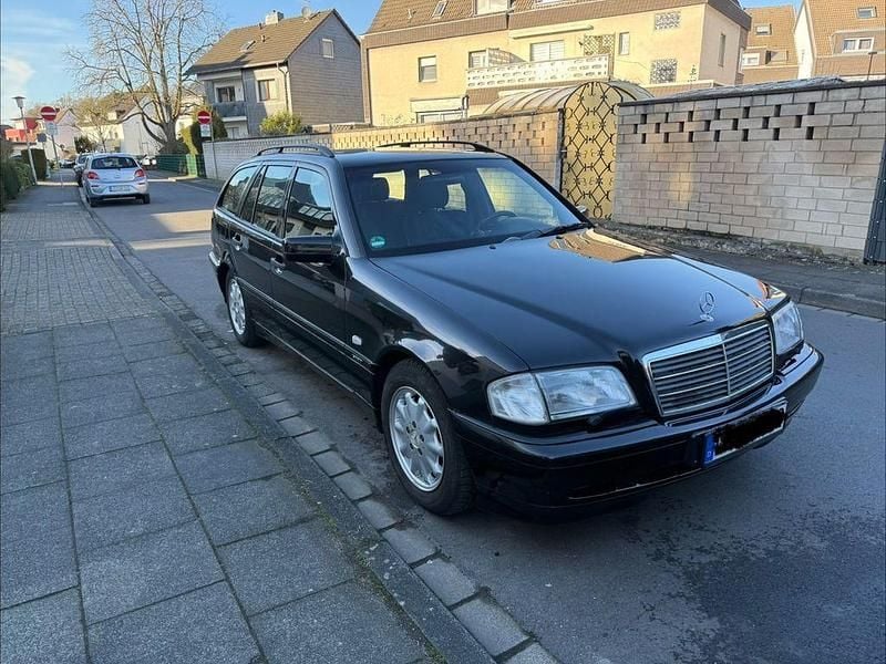 Gebraucht Mercedes C240 170 PS (125 kW) 1998 Schwarz Kombi