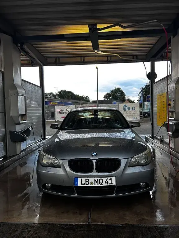 Gebraucht BMW 525 192 PS (141 kW) 2003 Silber Limousine