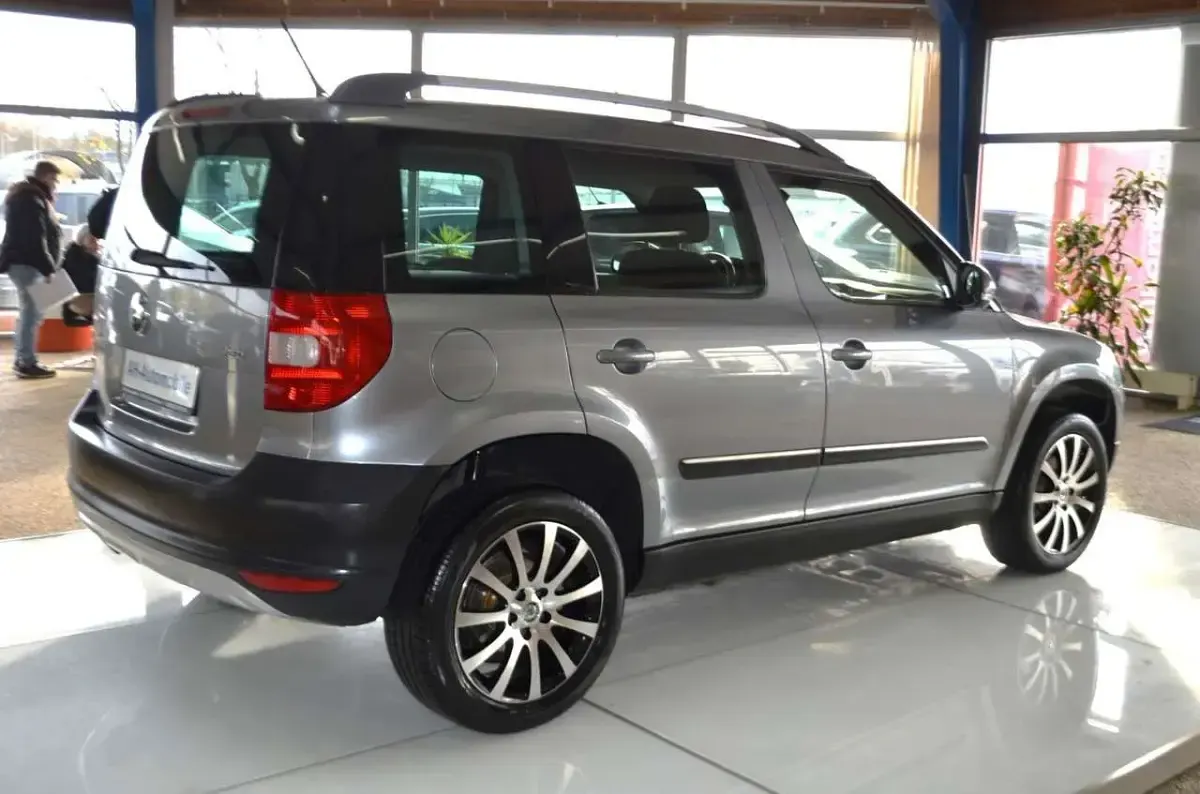 Gebraucht Skoda Yeti Ambition 105 PS (77 kW) 2013 Grau SUV