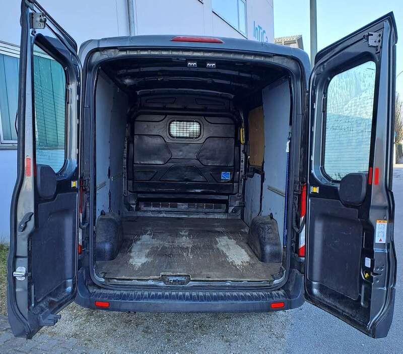 Grau Gebraucht 2015 Ford Transit Van | 15.900 € (Teuer) - Bild 1/4