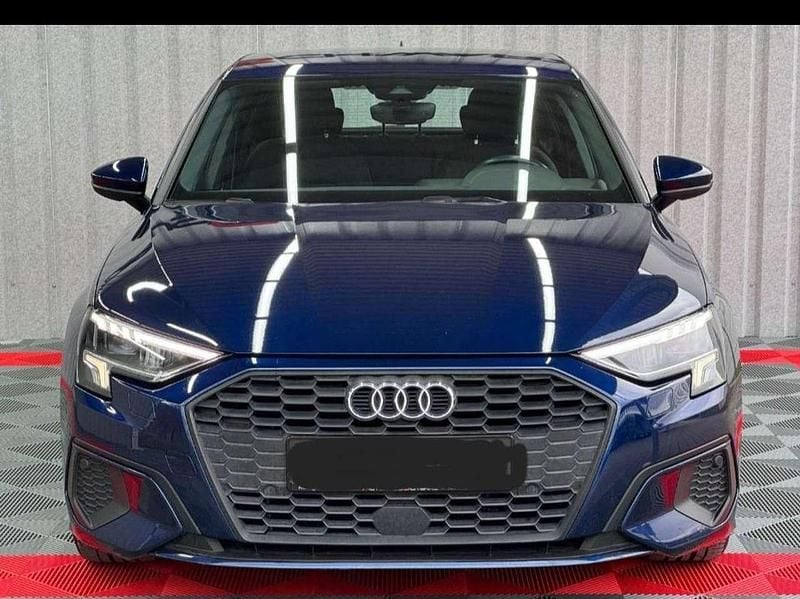 Blau Gebraucht 2020 Audi A3 Sportback Sport Kleinwagen | 19.000 € (Guter Preis) - Bild 1/4