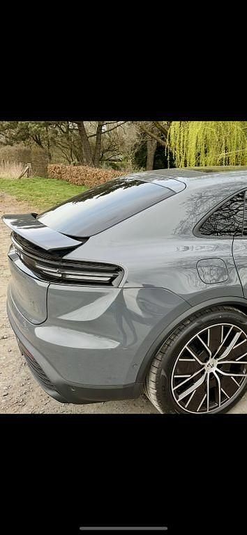 Gebraucht Porsche Macan 300 kW (408 PS) 2025 Grau SUV