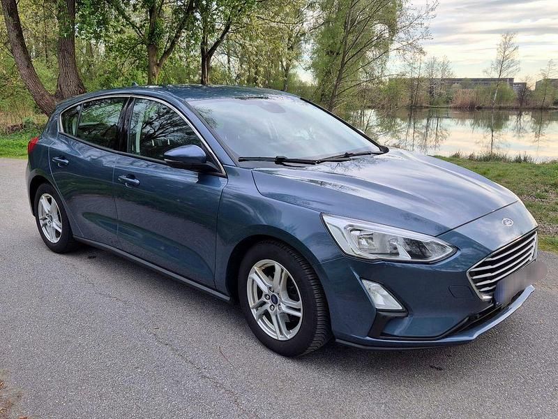 Gebraucht Ford Focus Cool & Connect 125 PS (91 kW) 2018 Blau Limousine
