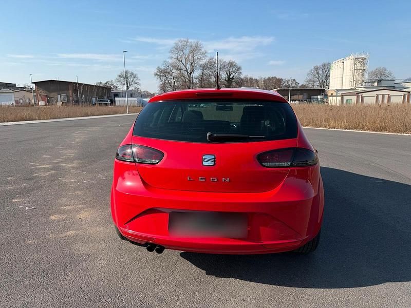 Second-hand Seat Leon 160 CP (117 kW) 2011 Roșu Hatchback