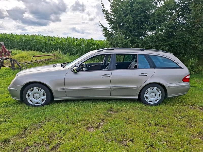Grau Gebraucht 2004 Mercedes E280 Avantgarde Kombi | 1.599 € (Superpreis) - Bild 1/4