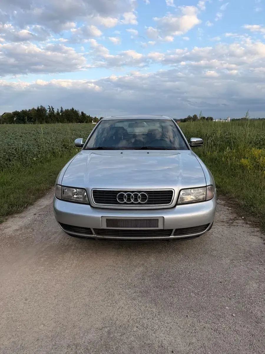 Gebraucht Audi A4 Basis 150 PS (110 kW) 1998 Silber Limousine