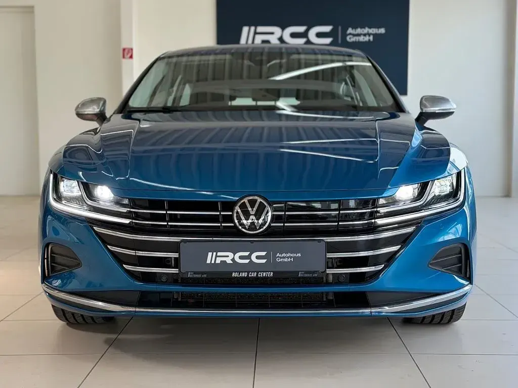 Gebraucht VW Arteon Elegance 156 PS (114 kW) 2022 Blau Limousine