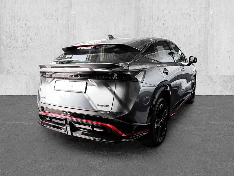 Neu Nissan Ariya Nismo 319 kW (435 PS) 2025 Grau (dark metallic grey (kad)) SUV