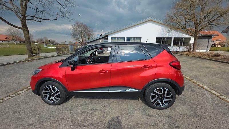 Gebraucht Renault Captur Elysee 118 PS (86 kW) 2016 Rot SUV