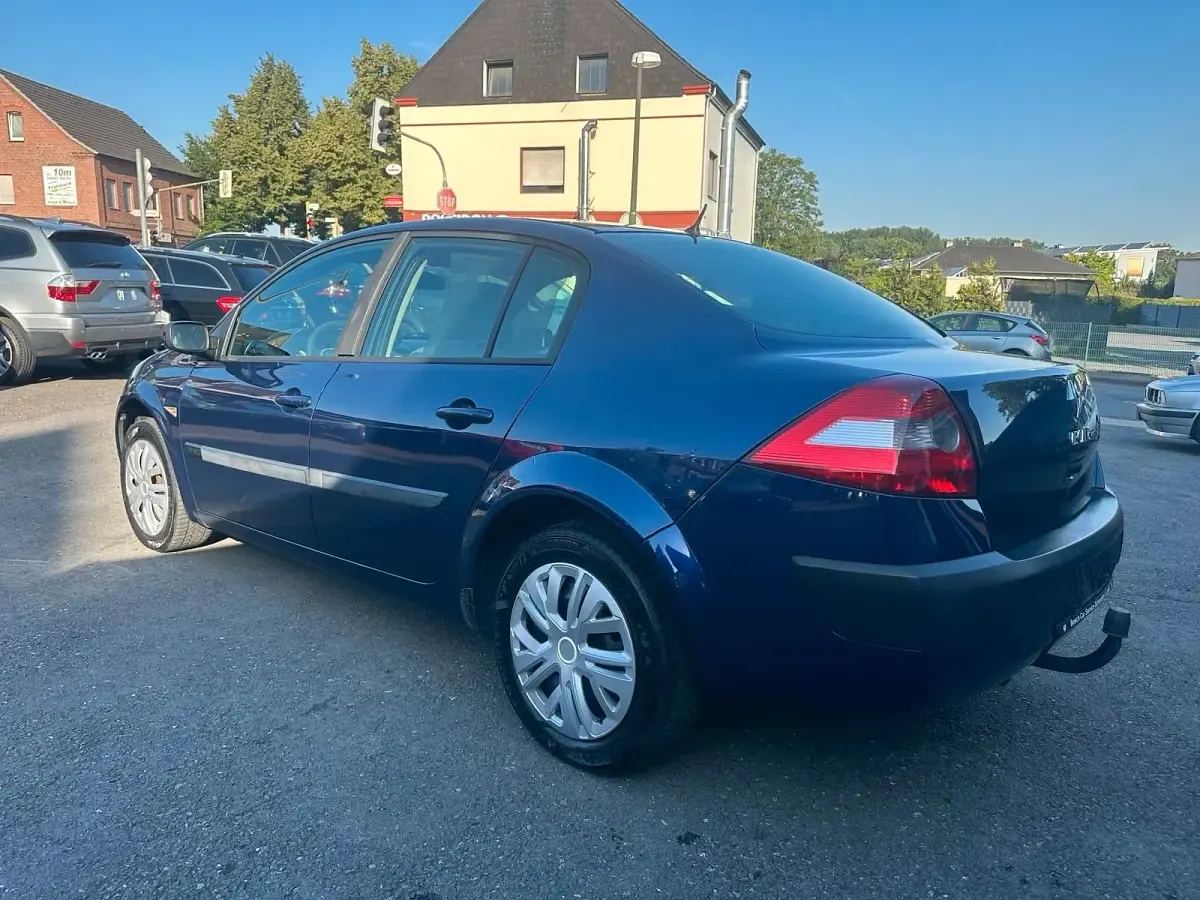 Gebraucht Renault Mégane 120 PS (88 kW) 2004 Blau Limousine