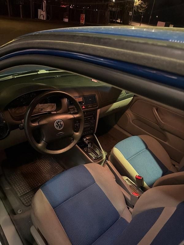 Gebraucht VW Golf IV 102 PS (75 kW) 2000 Blau Kleinwagen
