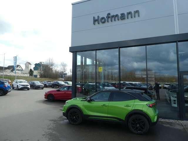 Gebraucht Opel Mokka-e 100 kW (136 PS) 2022 Grün (mamba green met) SUV