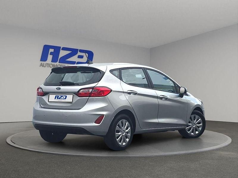 Gebraucht Ford Fiesta Cool & Connect 101 PS (74 kW) 2022 Polarsilber metallic Kleinwagen