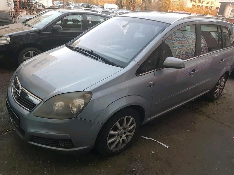 Gebraucht Opel Zafira 150 PS (110 kW) 2008 Silber Van / Kleinbus