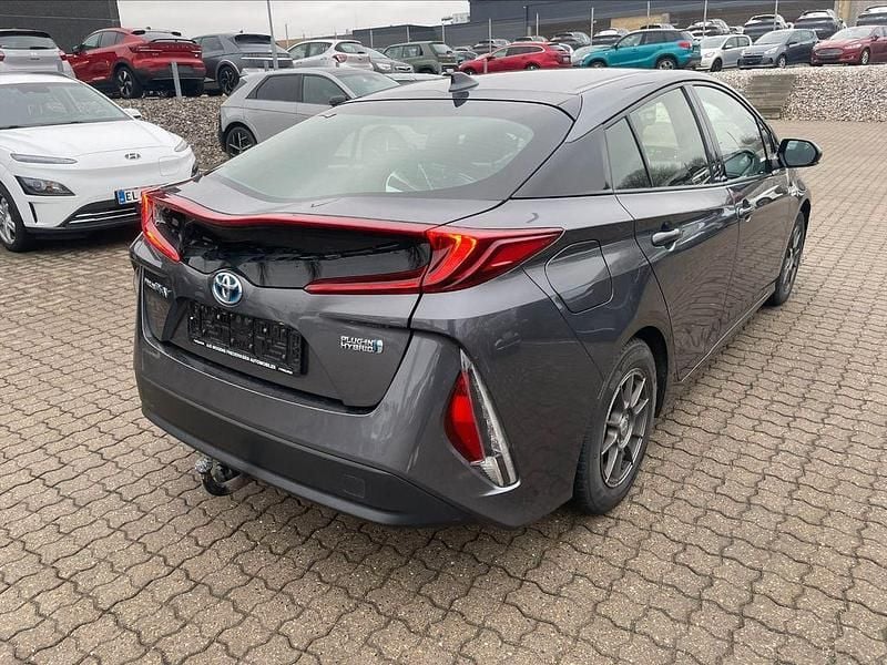 Gebraucht Toyota Prius Executive 122 PS (89 kW) 2018 Grau Limousine