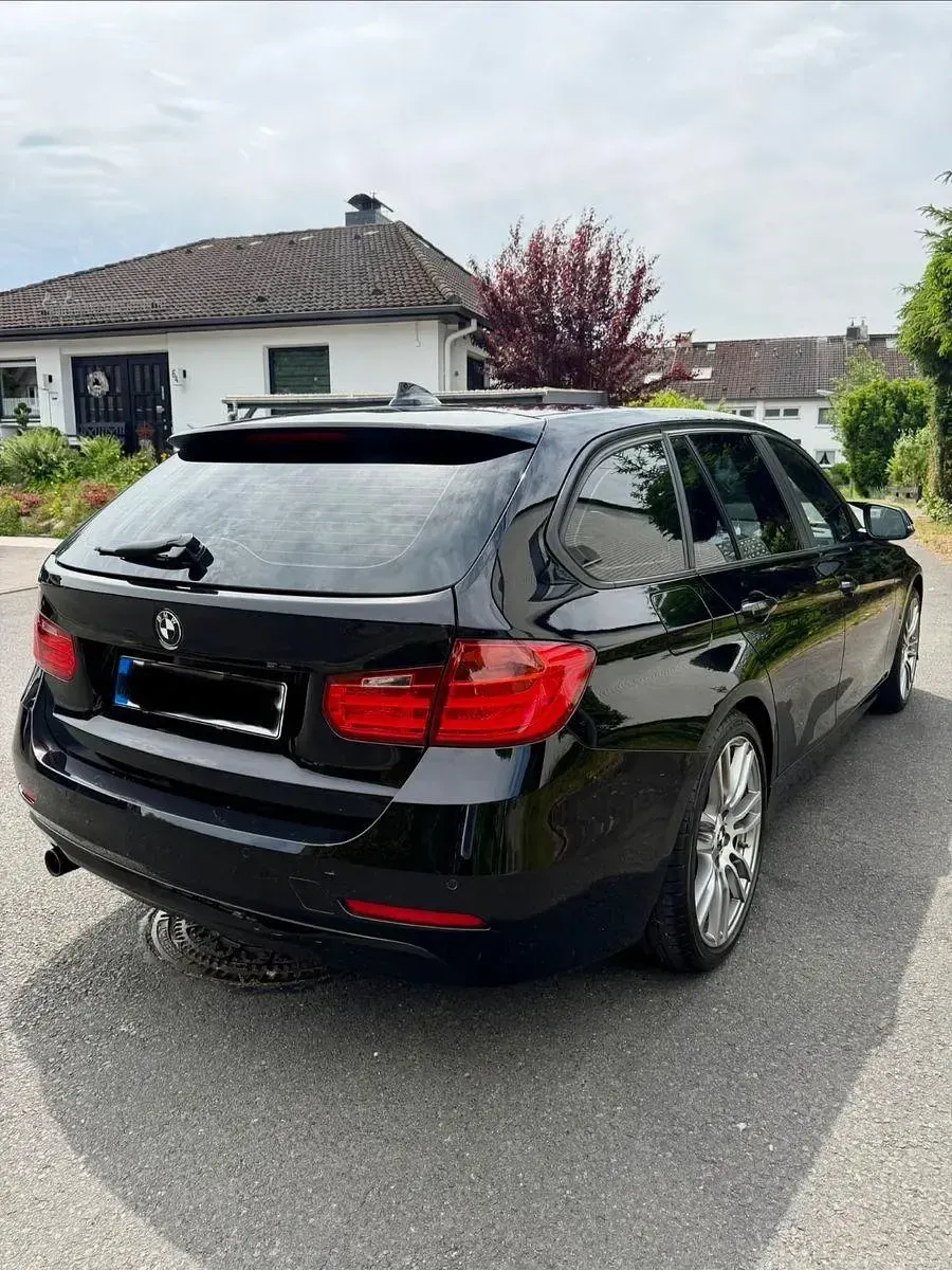 Gebraucht BMW 318 Sport Line 143 PS (105 kW) 2015 Schwarz Kombi