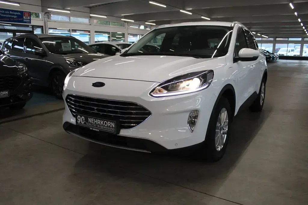 Gebraucht Ford Kuga Titanium 224 PS (164 kW) 2022 Weiß SUV