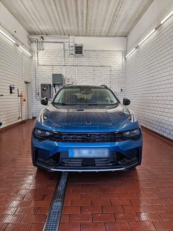 Blau Gebraucht 2022 Lynk & Co 01 SUV | 23.000 € (Fairer Preis) - Bild 1/4