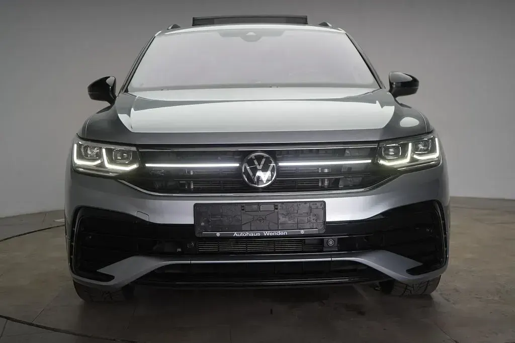 Gebraucht VW Tiguan Allspace R-line 245 PS (180 kW) 2023 Pyrite silver SUV