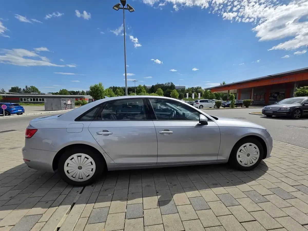 Gebraucht Audi A4 150 PS (110 kW) 2016 Grau Limousine
