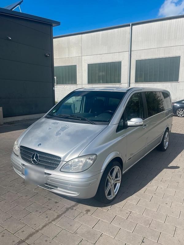 Silber Gebraucht 2006 Mercedes Viano Van / Kleinbus | 5.000 € (Superpreis) - Bild 1/4