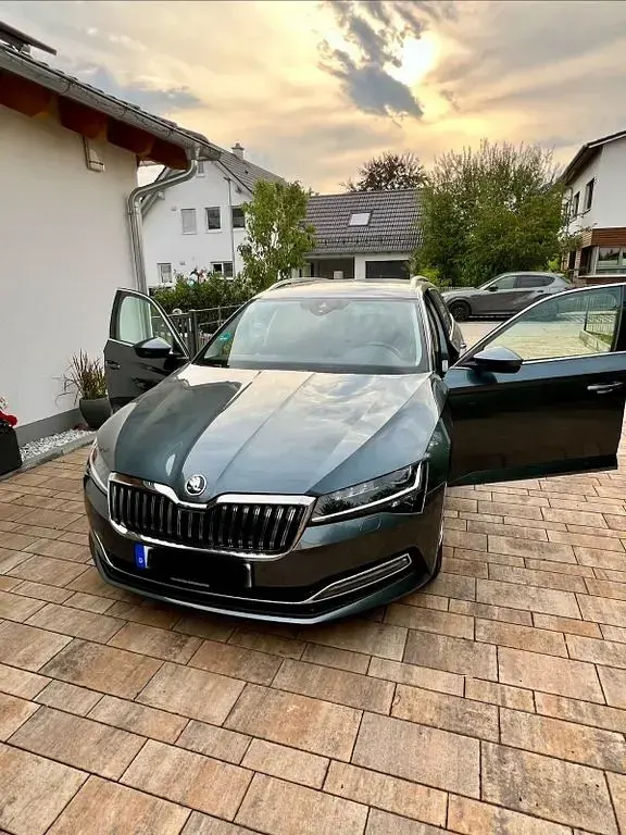 Gebraucht Skoda Superb 190 PS (139 kW) 2019 Grau Limousine