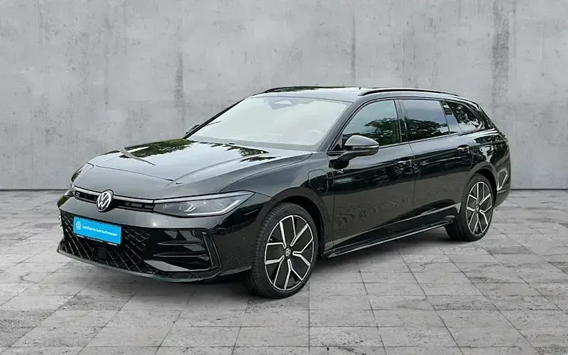 Gebraucht VW Passat R-line 272 PS (200 kW) 2025 Grenadillschwarz metallic Kombi