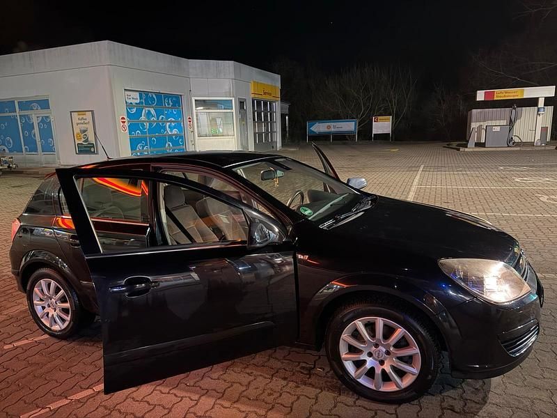 Gebraucht Opel Astra 90 PS (66 kW) 2005 Schwarz Kleinwagen