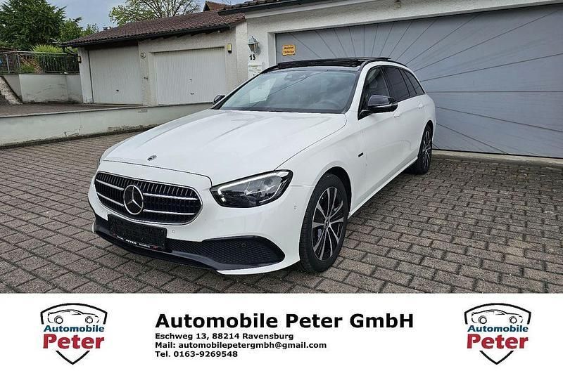 Weiß Gebraucht 2021 Mercedes E300 Avantgarde Limousine | 26.850 € (Fairer Preis) - Bild 1/4