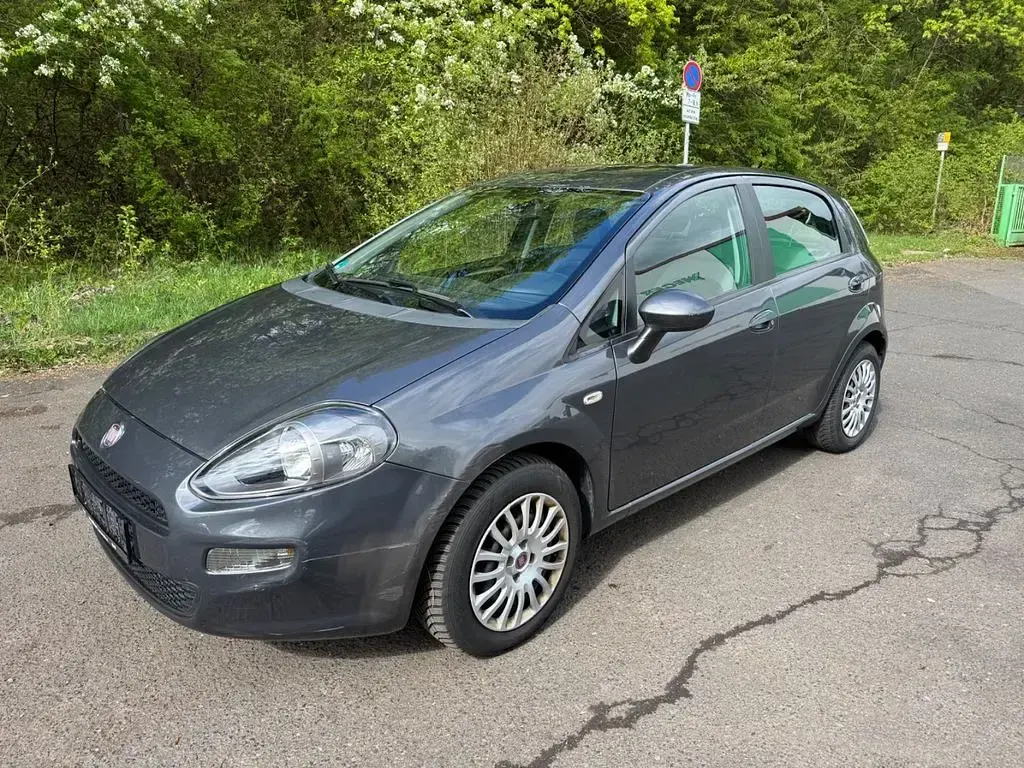 Gebraucht Fiat Punto More 84 PS (61 kW) 2013 Grau Kleinwagen