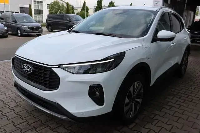 Gebraucht Ford Kuga Titanium 242 PS (177 kW) 2025 Frozen white SUV
